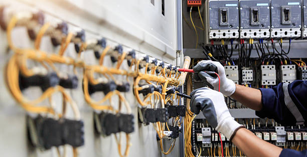 Professional Electrician technician working in Gary, IN